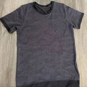 Lululemon Women's Black Camo Active T-Shirt Swiftly Material